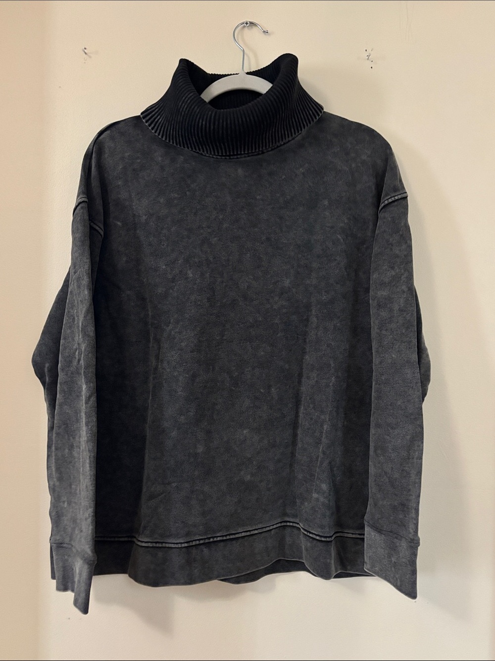 One teaspoon turtleneck sweatshirt